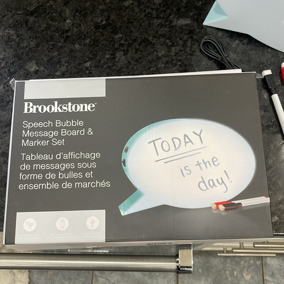 Speech Bubble Message Board - Picture 2 of 16